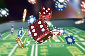 mmm33 Online Slots ဂိမ်း reels spin ဖြင့် Myanmar ကစားသူ MMK ဆုကြေး ရရှိနေစဉ်